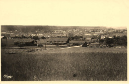 Fismes * Vue Générale Prise De La Route De Longueval * Hangars - Fismes