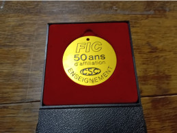 Une Médaille Belges CSC - Firma's