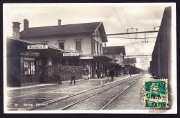 1929 Gelaufene Foto AK: Bahnhof Buchs SG. Nahansicht Mit Wartsaal III Cl. - Buchs