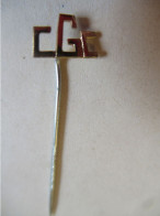 Petite épinglette /Insigne Bronze Doré à épinglette/ C G C /Confédération Générale Des Cadres / Vers 1950-1970    INS108 - Sonstige & Ohne Zuordnung