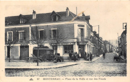 77-MONTEREAU- PLACE DE LA HALL ET RUE DES FOSSES - Montereau