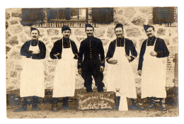 CPA 3356 - MILITARIA - Carte Photo Militaire - Honneur Au Cuisiniers .....au Camp De LA COURTINE - Personen