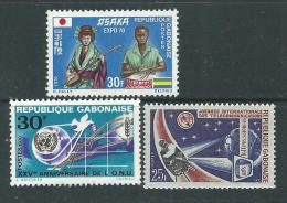 Gabon N° 257 / 58 + 260  XX  Les 3 Valeurs Sans Charnière, TB - Gabon (1960-...)