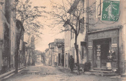 ALLEINS (Bouches-du-Rhône) - Rue Du 4 Septembre - Epicerie - Voyagé 1913 (voir Les 2 Scans) - Alleins