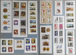 Pologne > Collections > Lot De 61 Timbres Différents - Ils Sont Partiellement Collés Sur Un Support Papier - BE - Collections