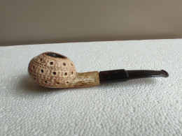 Ancienne PIPE En écume De Mer Bloc Sculpté à La Main Long 15,5 Cm Env Diamètre 5,1 Cm Env Haut 3,5 Env Poids 53 Grammes - Meerschaum Pipes