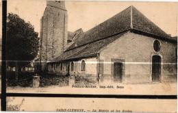 89 . SAINT CLEMENT .L EGLISE  ( LA MAIRIE ET LES ECOLES ) ERREUR DE DECOUPAGE  (Trait Blanc  Pas Sur L'original ) - Saint Clement