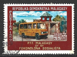 MADAGASCAR. N°616 De 1977 Oblitéré. Autobus. - Bus