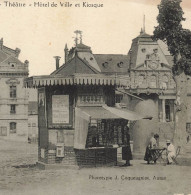 Autun * Kiosque à Journaux Et Cartes Postales Illustrées * Place Du Théâtre Et Hôtel De Ville - Autun