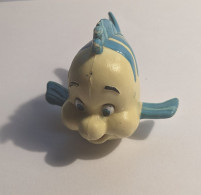 Figurine Vintage Polochon De La Petite Sirène - Euro DisneyENVIRON 5 CM DE HAUT ET 5 DE LONG. QUELQUES MANQUES DE PEINTU - Autres & Non Classés