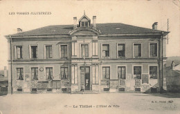Le Thillot * Place Et Hôtel De Ville * Mairie - Le Thillot