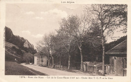 Lus La Croix Haute * Route Des Alpes , Col De La Croix Haute * Chalet Abri TCF Et La Gare - Autres & Non Classés