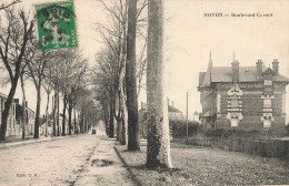 Noyon * Le Boulevard Carnot * Villa - Noyon