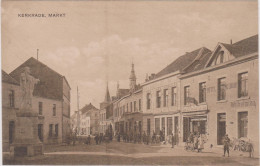 Kerkrade - Markt Met Veel Volk En Hotel Wilhelmina En Standbeeld - Kerkrade