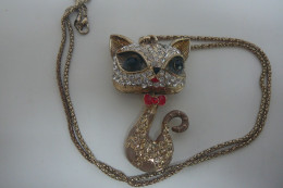 PENDENTIF" CHAT" + CHAINE LIRE ET VOIR ! - Hangers