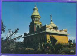 Carte Postale Île De La Réunion  Saint Pierre  Temple Malabar   Très Beau Plan - Saint Pierre