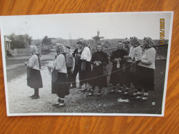Delcampe - Rare! ESTONIA VORMSI ISLAND WIND MILLS AND FOLK COSTUMED ISLANDERS  , 9-6 - Estland