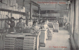 Belgique - Bruxelles - Chocolaterie Confiserie Antoine - Magasin Et Emballage - Animé - Carte Postale Ancienne - Petits Métiers