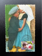 NETHERLANDS 2003 RE-USED POSTCARD KISSING CHILDREN MAXIMUM CARD NEDERLAND - Covers & Documents