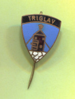 Alpinism Mountaineering - Triglav Slovenia, Vintage Pin Badge Abzeichen, Enamel - Alpinismus, Bergsteigen