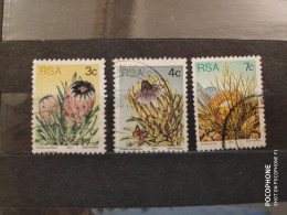 1977 South Africa	Flowers (F4) - Used Stamps