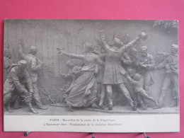 75 - Paris - Bas-reliefs Statue De La République - Proclamation De La Troisième République - 4 Septembre 1870 - Statues