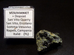 Vesuvianite (TL) With Diopsite  ( 3 X 2.5 X 1.5cm ) San Vito Quarry - San Vito - Ercolano - Mount Somma - Napels - Italy - Minéraux