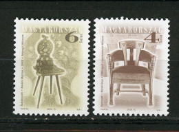 HONGRIE : CHAISE - N° Yvert 3749+3751 ** - Unused Stamps