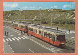 KUSTTRAM TRAM TRAMWAY LE LONG DE LA COTE + OLDTIMER - VW VOLKSWAGEN GOLF MKI MK1 - ECRITE - Strassenbahnen