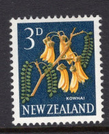 New Zealand 1960-66 Pictorials - 3d Kowhai HM (SG 785) - Neufs