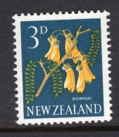 New Zealand 1960-66 Pictorials - 3d Kowhai HM (SG 785) - Neufs