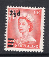 New Zealand 1961 QEII Surcharge - 2½d On 3d Vermilion HM (SG 808) - Unused Stamps