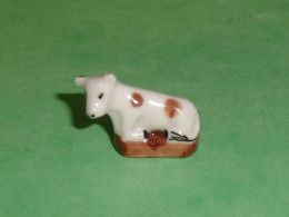 Delcampe - J / Fèves / Fève / Animaux : Vache , Boeuf  ( Petite Fève )              T195 - Animaux