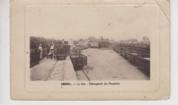 CPA Beauval - La Gare - Déchargement Des Phosphates (jolie Scène) Avec Cadre En Léger Relief - Beauval