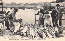 Concarneau          29         Débarquement Du Poisson (thon) Sur La Digue   N° 54    (voir Scan) - Concarneau