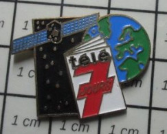 SP15 Pin's Pins / Beau Et Rare /  ESPACE / LA TERRE LE SATELLITE DE TELE 7 JOURS GLOBE TERRESTRE - Spazio