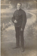 MILITARIA - Soldat - Uniforme - Portrait - Moustache - Carte Postale Ancienne - Sonstige & Ohne Zuordnung