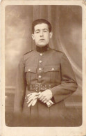 MILITARIA - Soldat - Uniforme - Portrait - Carte Postale Ancienne - Other & Unclassified