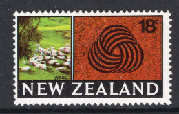 New Zealand 1967-70 Decimal Pictorials - 18c Sheep & Wool HM (SG 875) - Ungebraucht