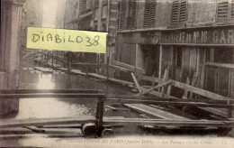 INONDATIONS DE PARIS  ( JANVIER 1910 )   LES PASSAGES RUE DES URSINS - Überschwemmungen