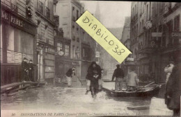 INONDATIONS DE PARIS  ( JANVIER 1910 )   SAUVETAGE PLACE MAUBERT - Floods