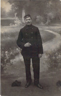 MILITARIA - Soldat - Casquette Militaire - Uniforme - Portrait - Carte Postale Ancienne - Autres & Non Classés