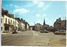 PLUVIGNER - La Place Saint Michel - Pluvigner