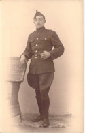 MILITARIA - Soldat - Uniforme - Portrait - Képi - Carte Postale Ancienne - Autres & Non Classés