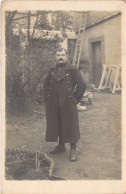 MILITARIA - Soldat - Uniforme - Portrait - Moustache - Carte Postale Ancienne - Autres & Non Classés