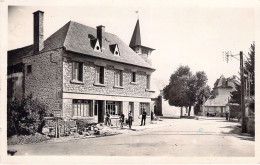 FRANCE - 19 - LE LONZAC - Place De L'église - Carte Postale Ancienne - Sonstige & Ohne Zuordnung