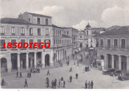 CROTONE - PIAZZA PITAGORA F/GRANDE  VIAGGIATA 1951 ANIMAZIONE - Crotone