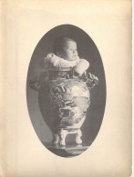 ENFANTS - Bébé - Vase - Portrait - Carte Postale Ancienne - Portraits