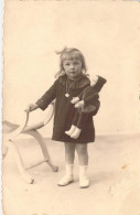 ENFANTS - Portrait - Jeune Fille - Poupée - Carte Postale Ancienne - Portraits