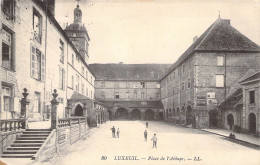 FRANCE - 70 - LUXEUIL - Place De L'Abbaye - LL -  Carte Postale Ancienne - Luxeuil Les Bains